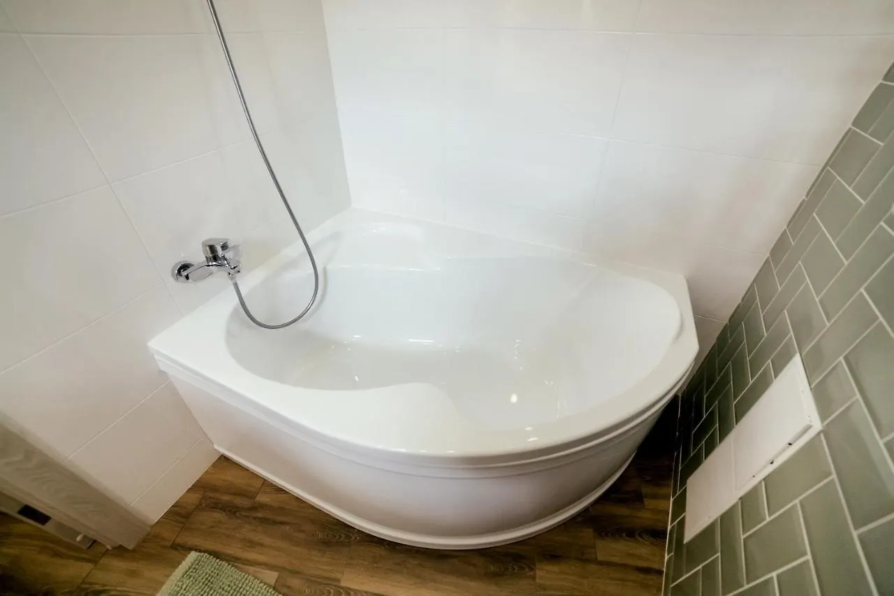 Lara Apartament 3 Lägenhet Lviv 0*,